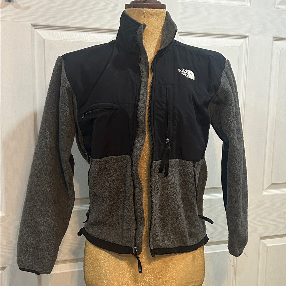 The North Face Men's Black and Gray Performance Jacket